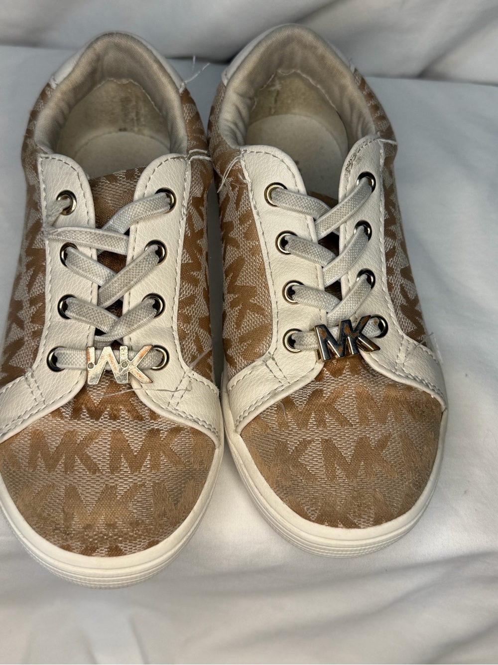 Michael Kors Kids Beige MK Logo Low-Top Sneakers